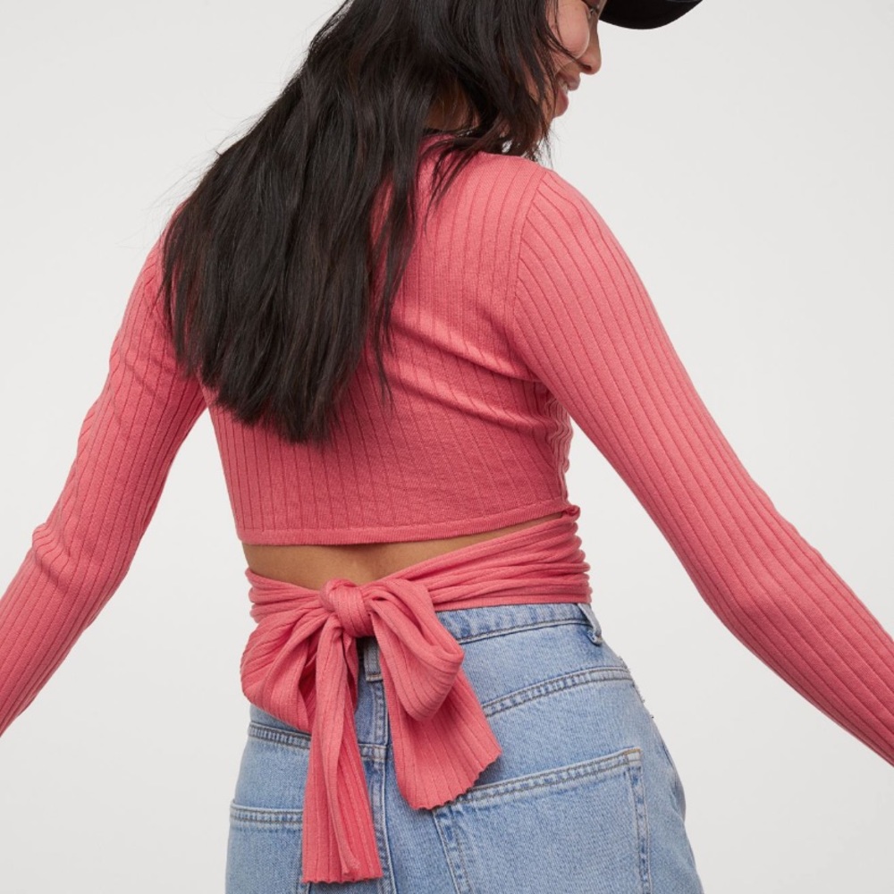 Tie Back Detail Top